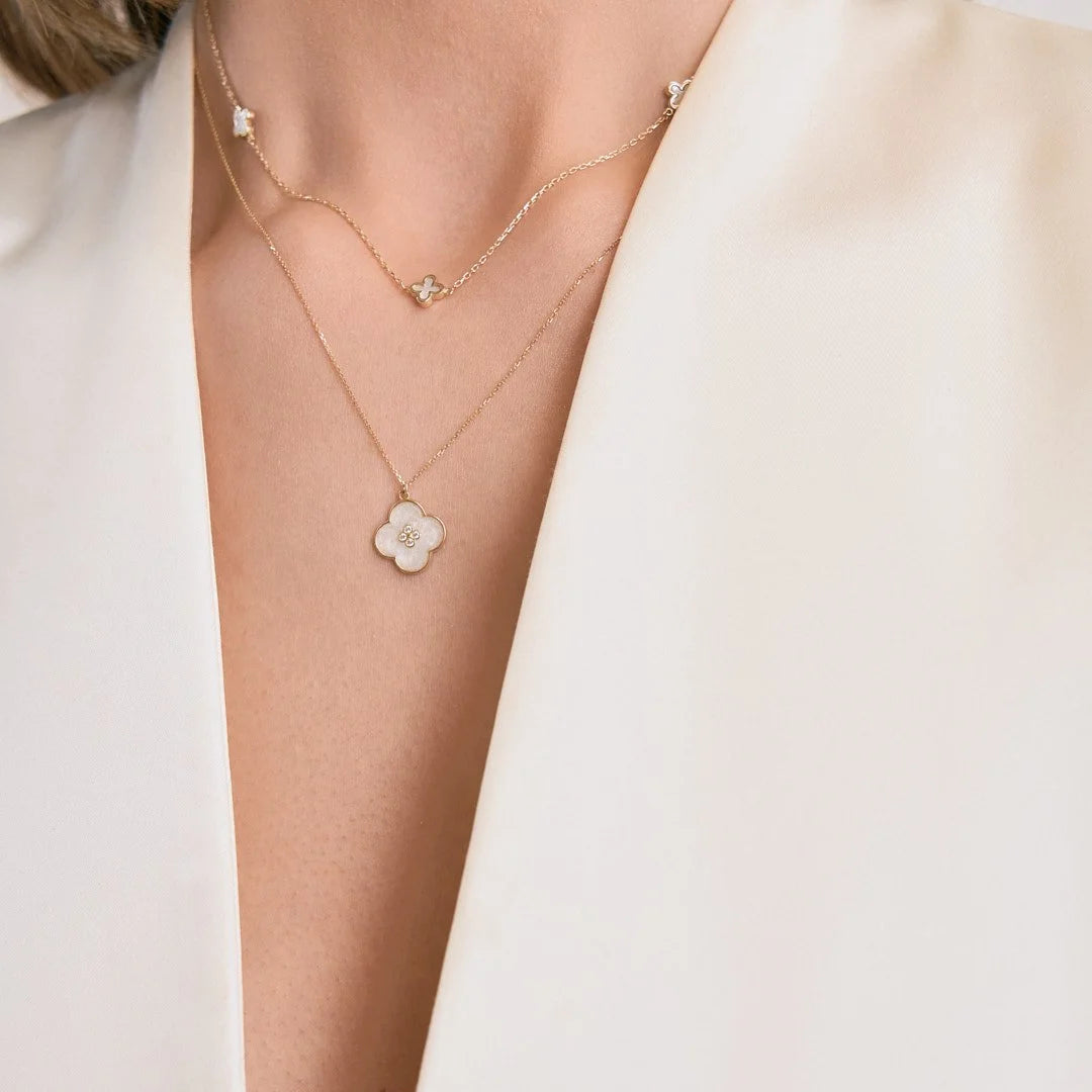 9ct Gold Three Petal Necklace