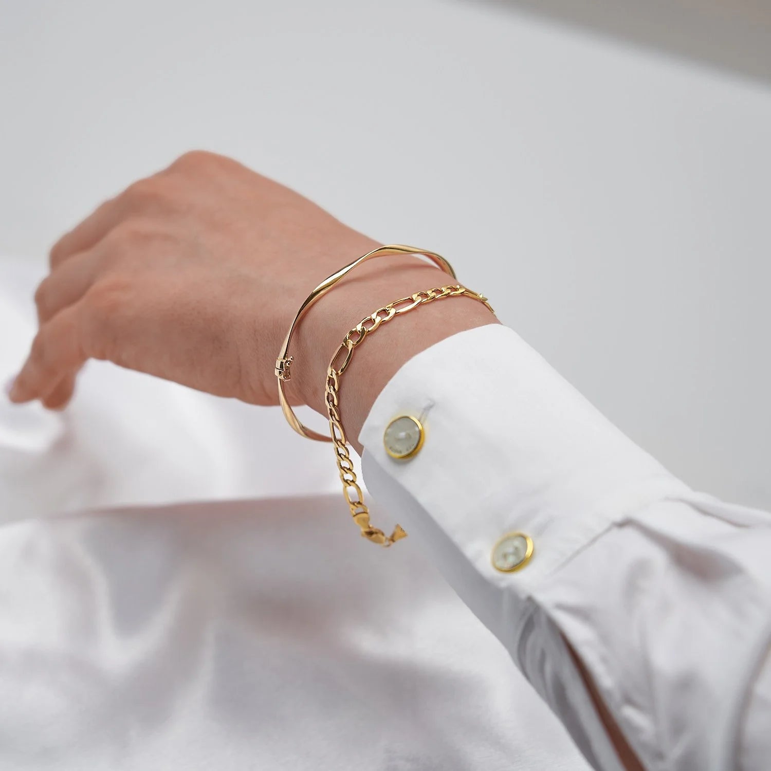 9ct Flat Twist Bangle