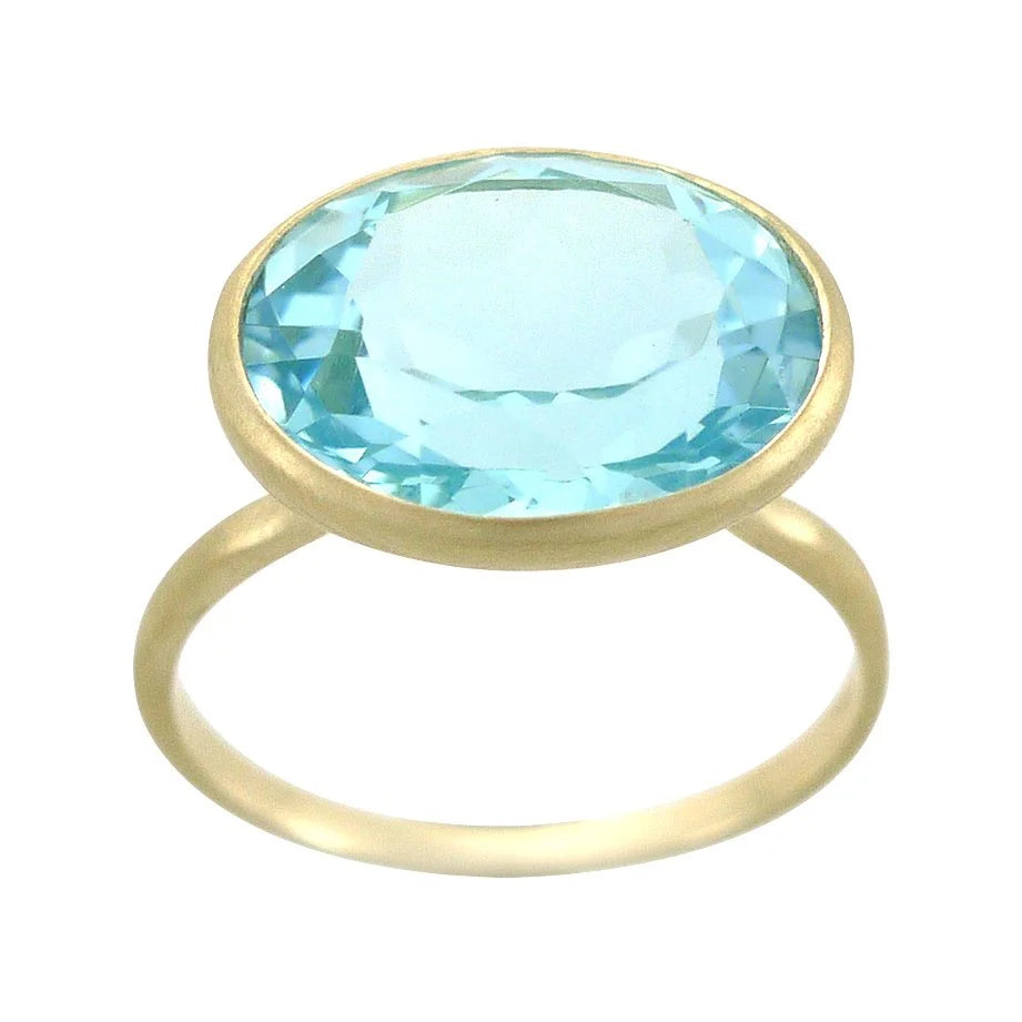 9ct Gold Oval Sky Blue Topaz