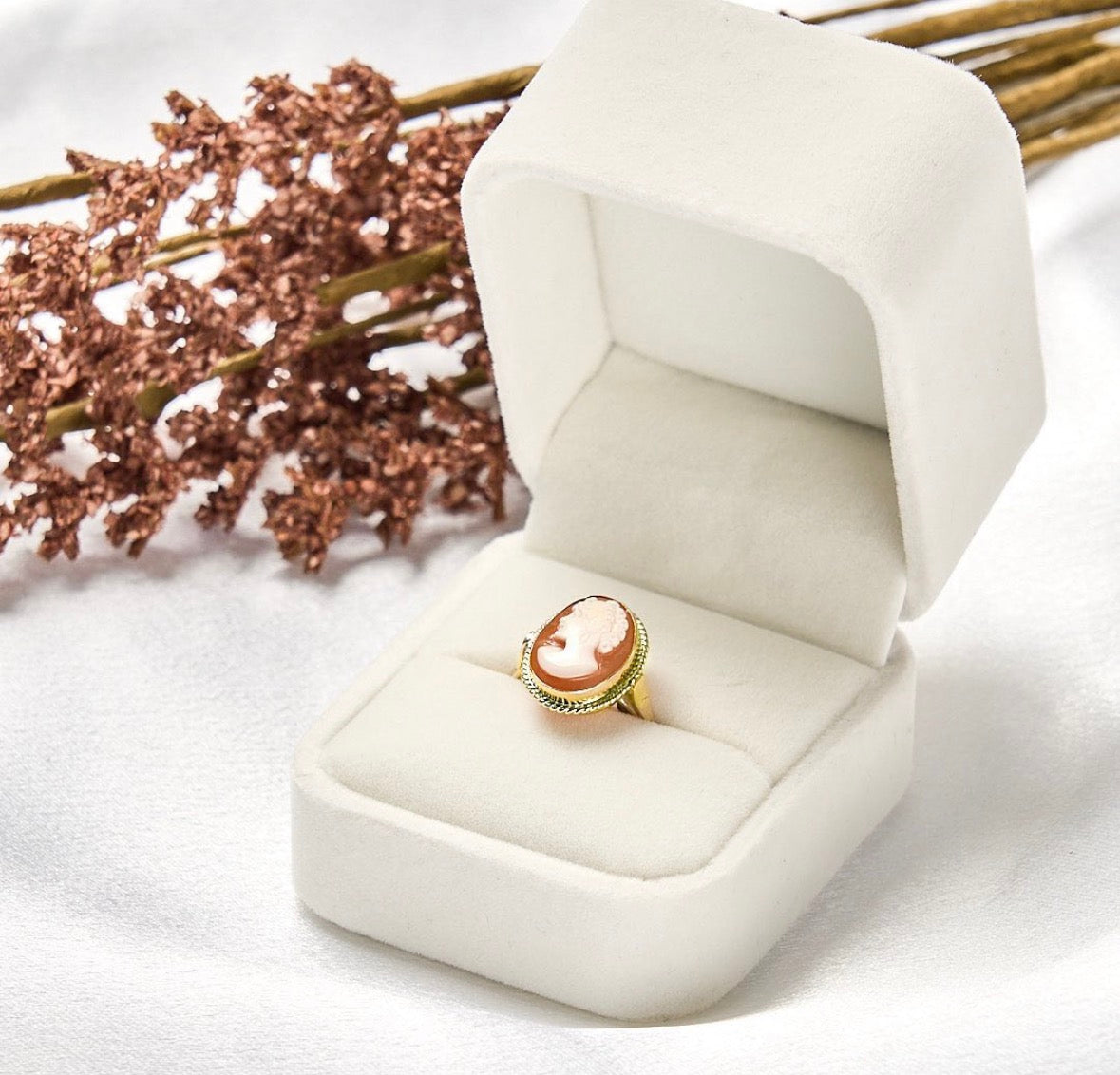 Cameo Ring