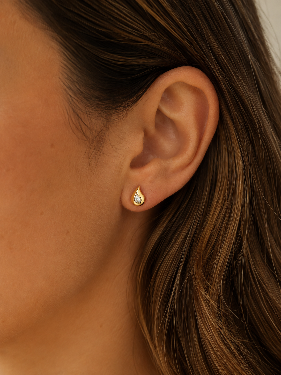 9ct Gold Pear Teardrop Studs