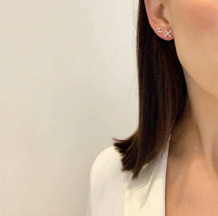 Kiss Stud Silver